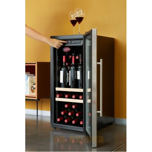 Монотемпературный шкаф La Sommeliere LS38A
