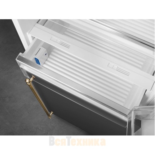 Холодильник Smeg FA8005RAO5