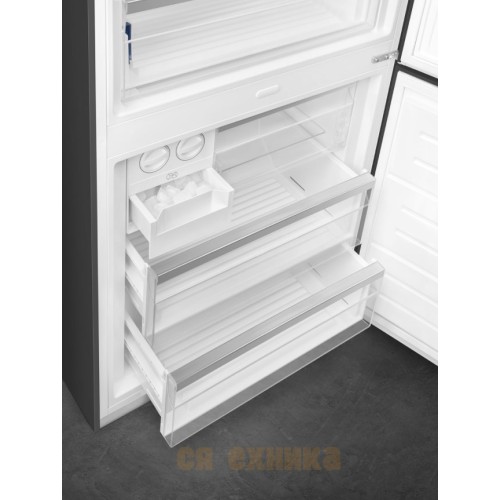 Холодильник Smeg FA8005RAO5