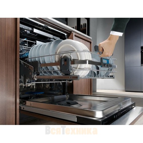 Встраиваемая посудомоечная машина Electrolux EEC87300W