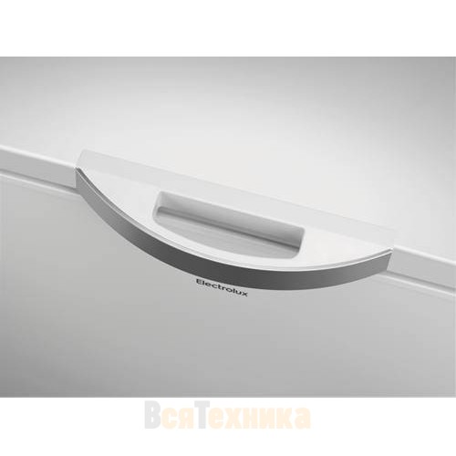 Морозильный ларь Electrolux LCB3LF38W0