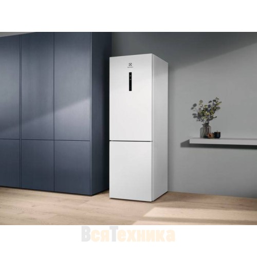 Холодильник Electrolux RNC7ME32W2