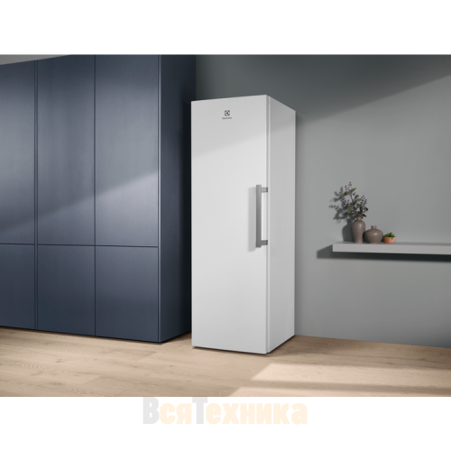 Морозильная камера Electrolux RUT5NF28W1