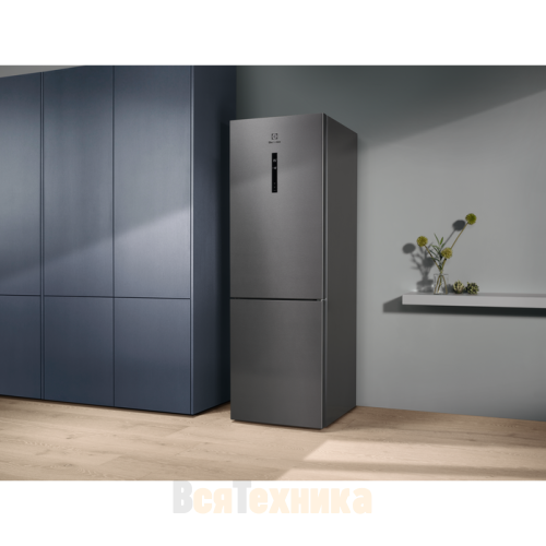 Холодильник Electrolux RNC7ME32X2