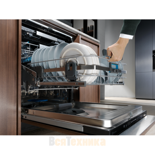 Посудомоечная машина Electrolux EEC967310L