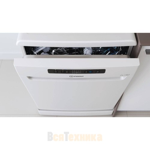 Посудомоечная машина Indesit DFC 2B+16