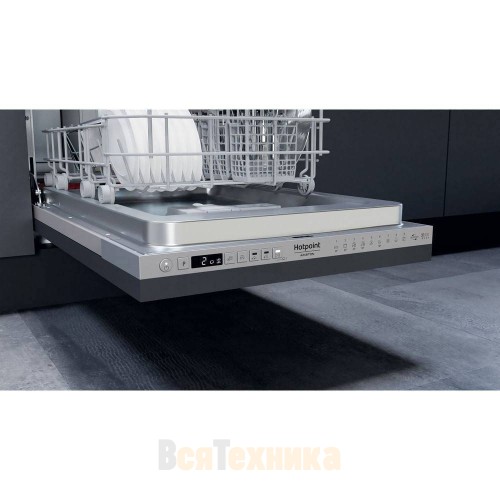 Посудомоечная машина Hotpoint HSIO 3T235 WCE