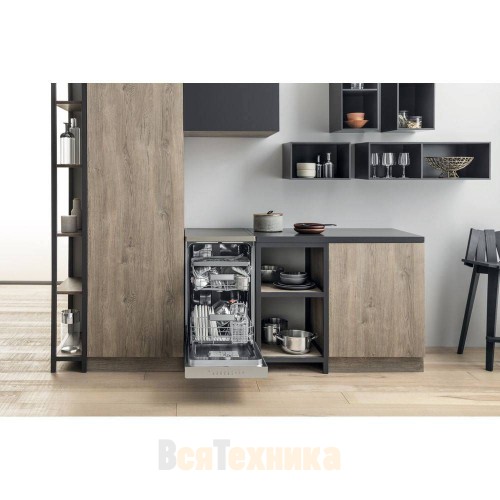 Посудомоечная машина Hotpoint HSFO 3T223 WC X