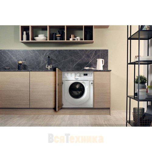 Стиральная машина Hotpoint Ariston BI WMHL 71283 EU