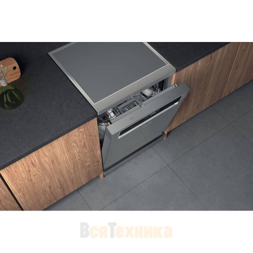 Посудомоечная машина Hotpoint HFC 3C26