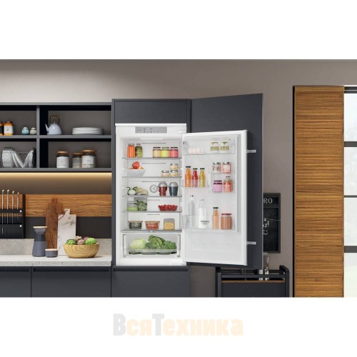 Холодильник Hotpoint HAC18 T532
