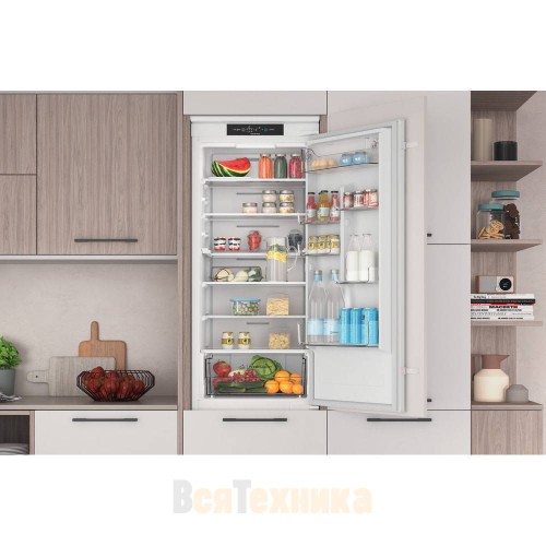 Холодильник Indesit INC20 T321 EU