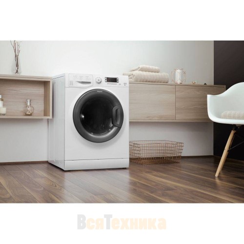 Стиральная машина с сушкой Hotpoint FDD 9640B EU