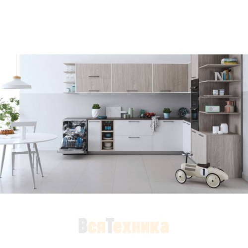 Посудомоечная машина Indesit DFC 2B+16 S