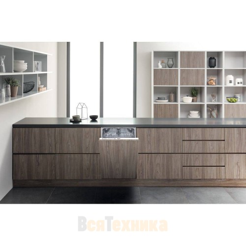 Посудомоечная машина Hotpoint HSCIE 2B0 RU
