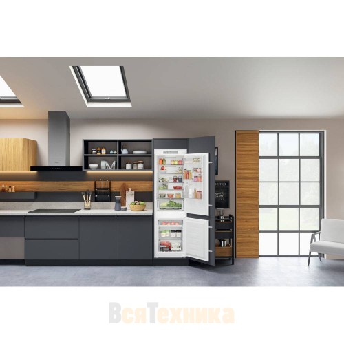 Холодильник Hotpoint HAC18 T532