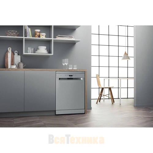 Посудомоечная машина Hotpoint HFC 3C26 F X