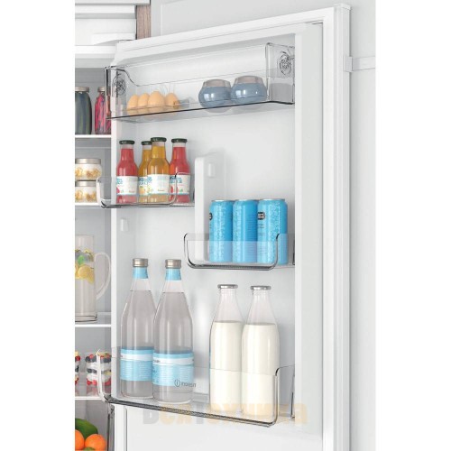Холодильник Indesit INC18 T311