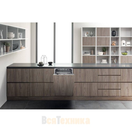 Посудомоечная машина Hotpoint HSIC 3M19 C