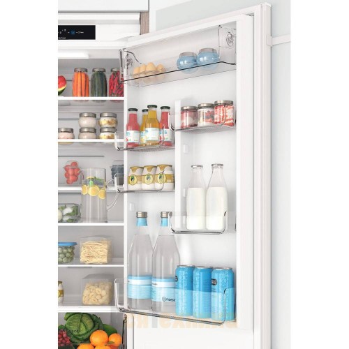 Холодильник Indesit INC20 T321 EU