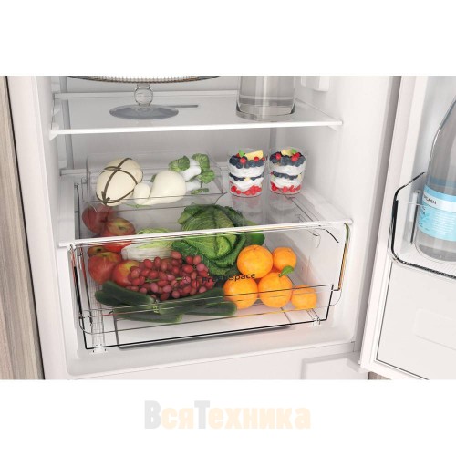 Холодильник Indesit INC18 T311