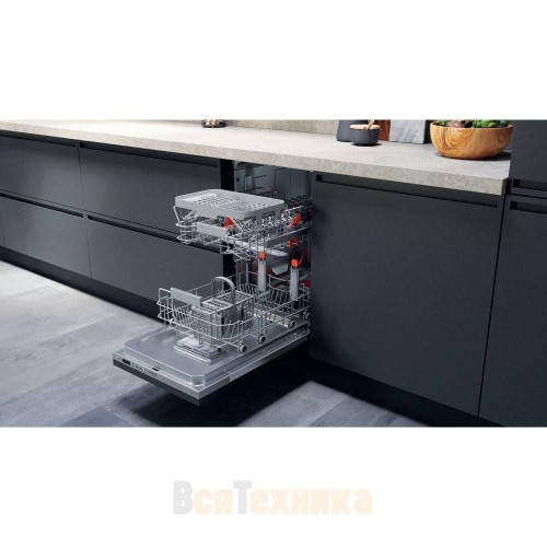 Посудомоечная машина Hotpoint HSIO 3T235 WCE