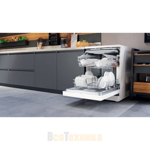 Посудомоечная машина Hotpoint HFC 3C26 F