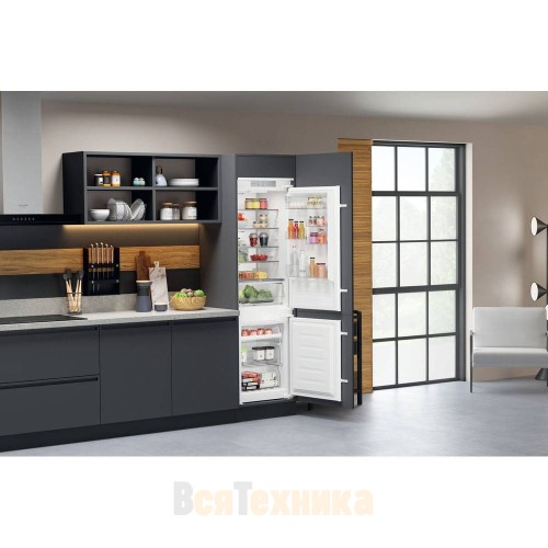 Холодильник Hotpoint HAC18 T532