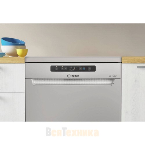 Посудомоечная машина Indesit DFC 2B+16 S