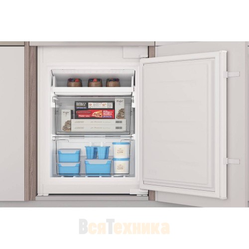 Холодильник Indesit INC20 T321 EU