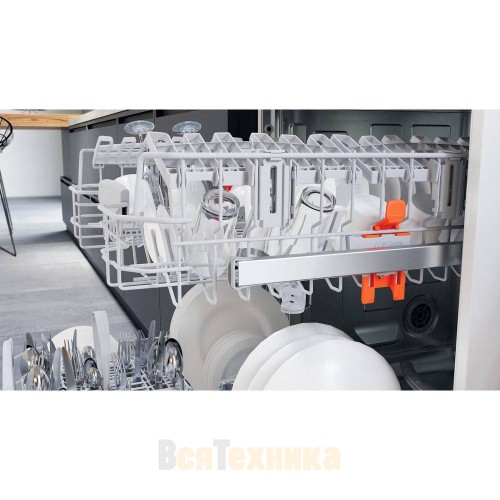 Посудомоечная машина Hotpoint HFC 3C26