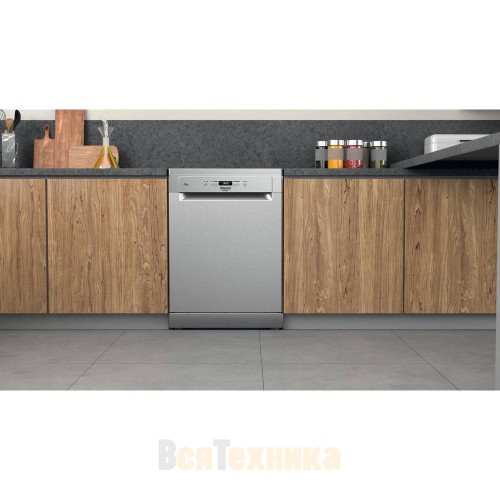 Посудомоечная машина Hotpoint HFC 3C26 F X