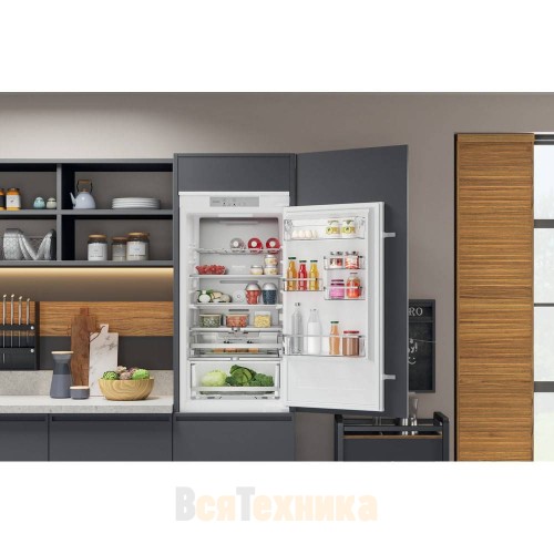 Холодильник Hotpoint HAC18 T563