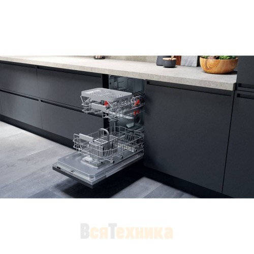 Посудомоечная машина Hotpoint HSIC 3T127 C
