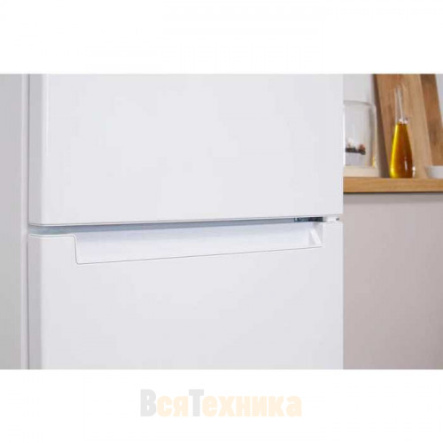 Холодильник Indesit DS 3201 W