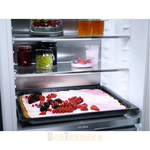 Встраиваемый холодильник Miele K 7747 C