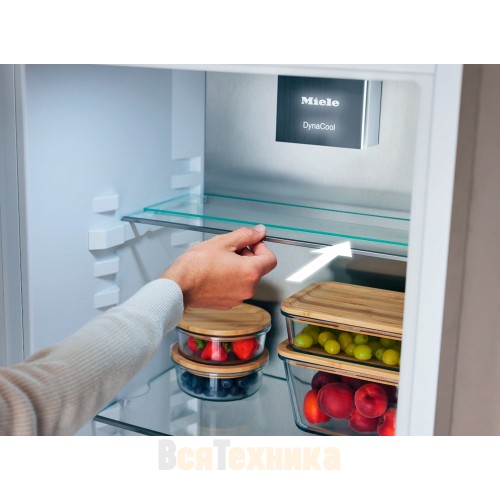 Встраиваемый холодильник Miele K 7747 D