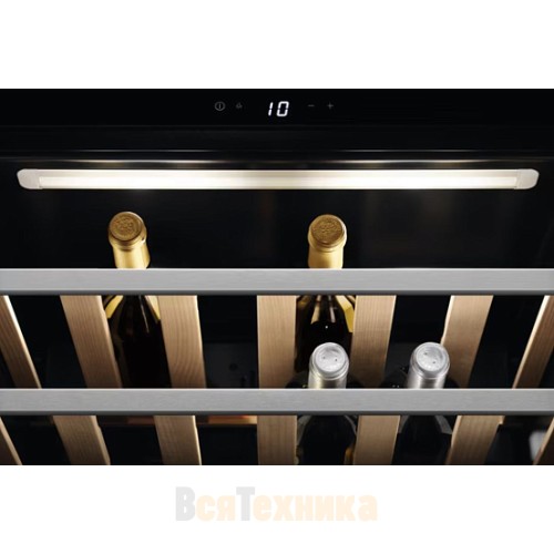 Встраиваемый винный шкаф AEG KWK884520T