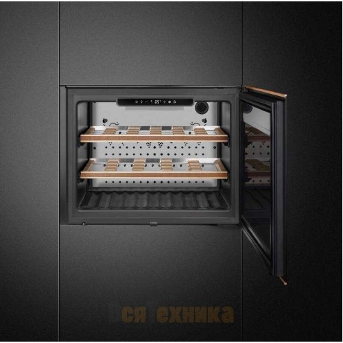 Холодильный шкаф для вина Smeg CVI621NR3
