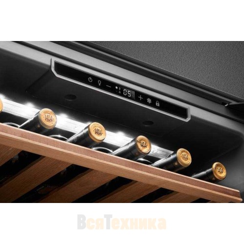 Холодильный шкаф для вина Smeg CVI621NR3