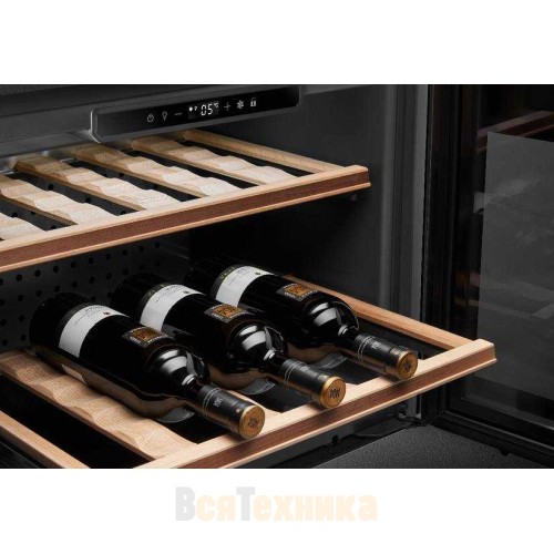 Холодильный шкаф для вина Smeg CVI621NR3