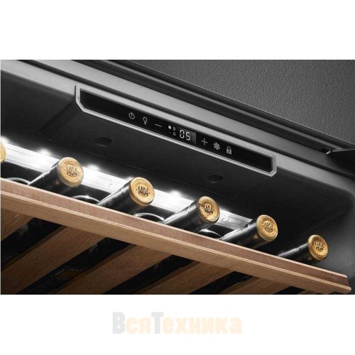 Холодильный шкаф для вина Smeg CVI121N3
