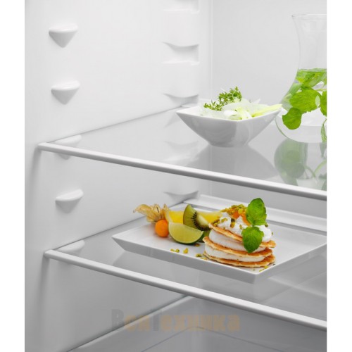 Встраиваемый холодильник Electrolux ERD6DE18S4