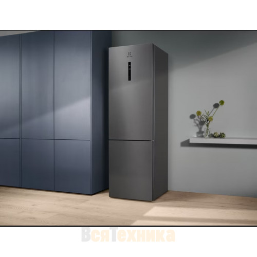 Холодильник Electrolux LNT7ME34X2