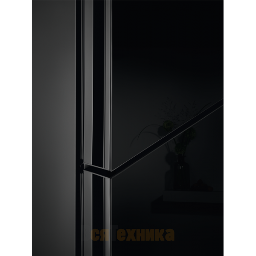 Холодильник Electrolux LNT7ME34K1