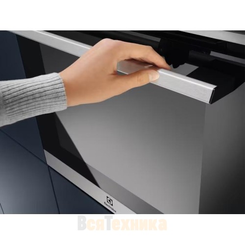Духовой шкаф Electrolux EOE7P31X