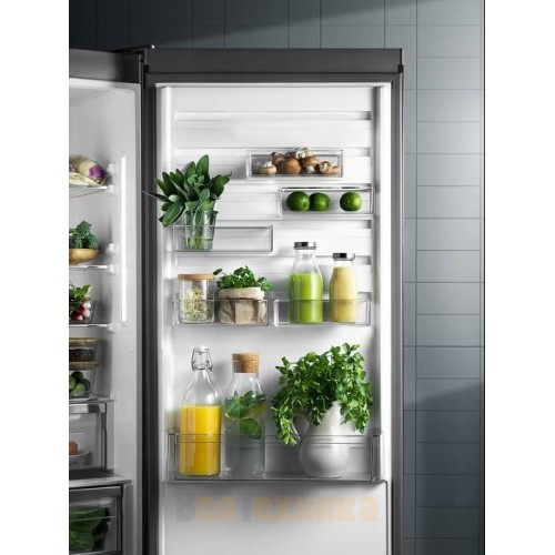 Холодильник Electrolux LNC7ME32W2