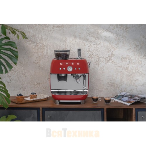 Кофемашина-эспрессо Smeg EGF03RDEU