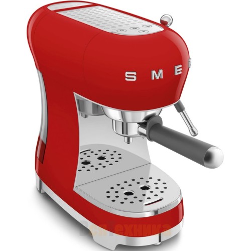 Кофемашина-эспрессо Smeg ECF02RDEU