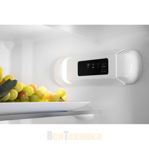 Встраиваемый холодильник Hotpoint B 20 A1 DV E/HA